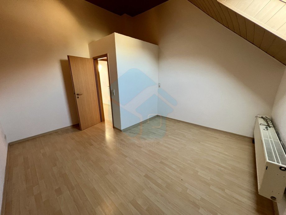 Zimmer DG Einfamilienhaus Butzbach / Nieder-Weisel