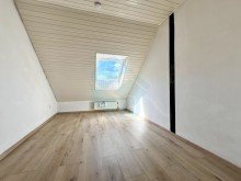 Zimmer 1 Sch�ne 4-ZKB-Dachgeschoss-Wohnung in Butzbach-Pohl-G�ns! (Bitte sonstige Angaben beachten)
