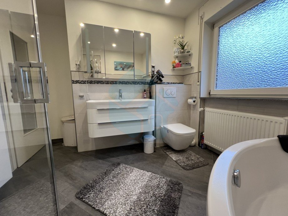 Badezimmer OG Reihenendhaus W�lfersheim / S�del