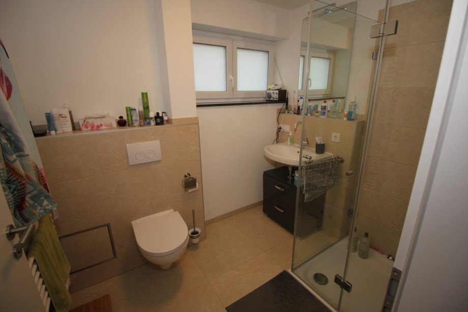 Badezimmer mit Dusche Penthousewohnung Friedberg