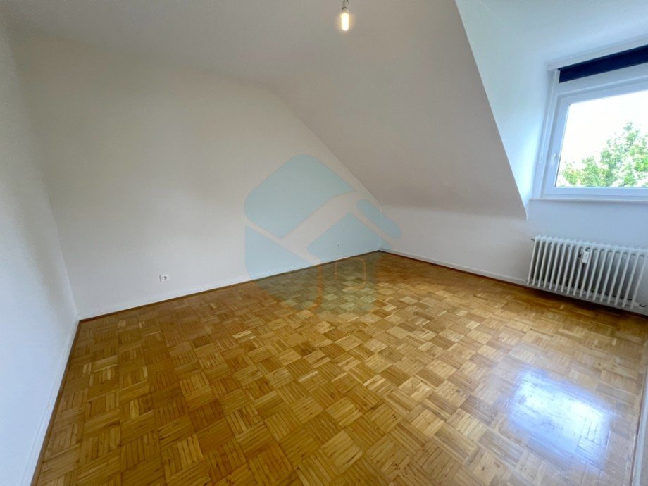 Zimmer 2 Dachgeschosswohnung Bad Nauheim