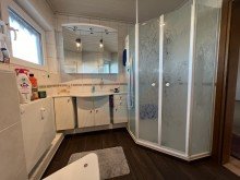 Badezimmer Ansicht 2 Sch�ne, ger�umige Wohnung in ruhiger Lage!