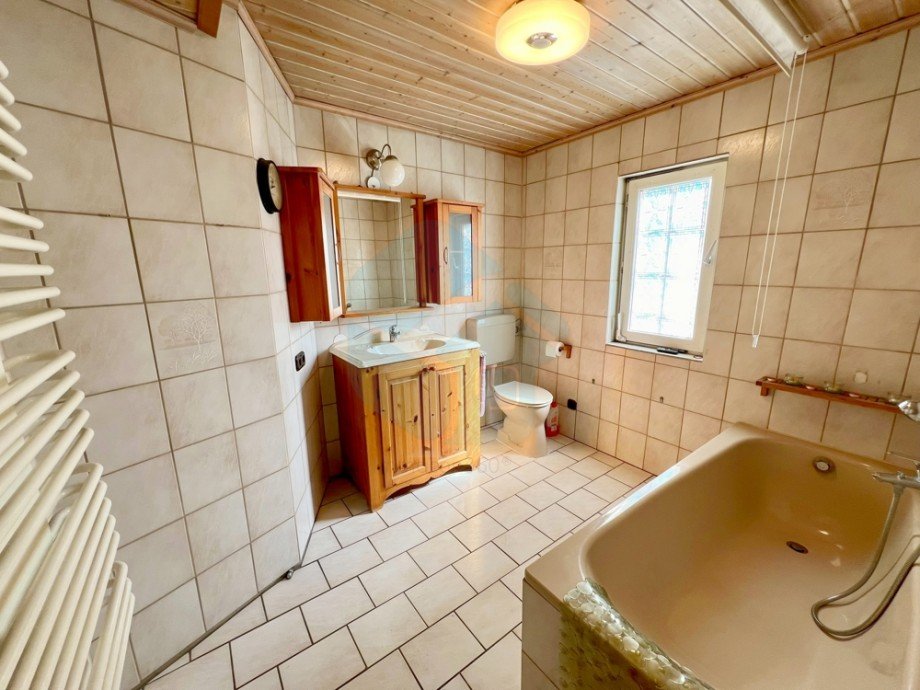 Badezimmer 1 Obergeschoss Einfamilienhaus M�nzenberg / Ober-H�rgern