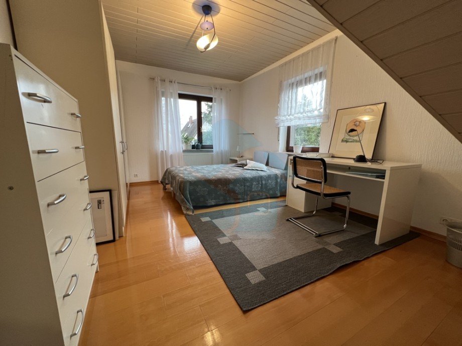 Schlafzimmer 1 Dachgeschosswohnung Bad Nauheim