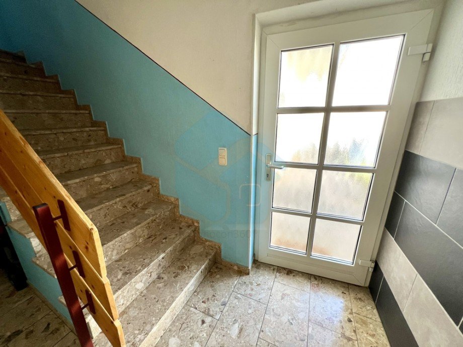 Eingang Dachgeschosswohnung Butzbach / Pohl-G�ns