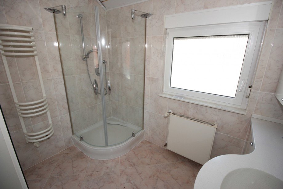 Badezimmer DG Einfamilienhaus W�lfersheim