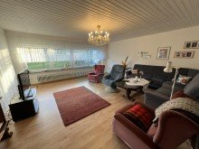 Wohnzimmer mit Zugang zum Balkon Sch�ne, ger�umige Wohnung in ruhiger Lage!