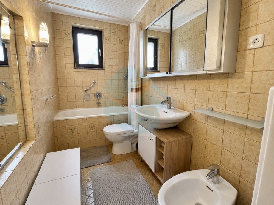 Badezimmer Erdgeschoss Doppelhaush�lfte Butzbach
