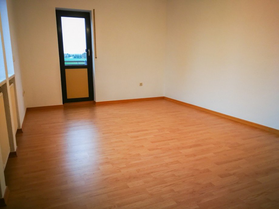 Wohnzimmer Ansicht 2 Erdgeschosswohnung W�lfersheim
