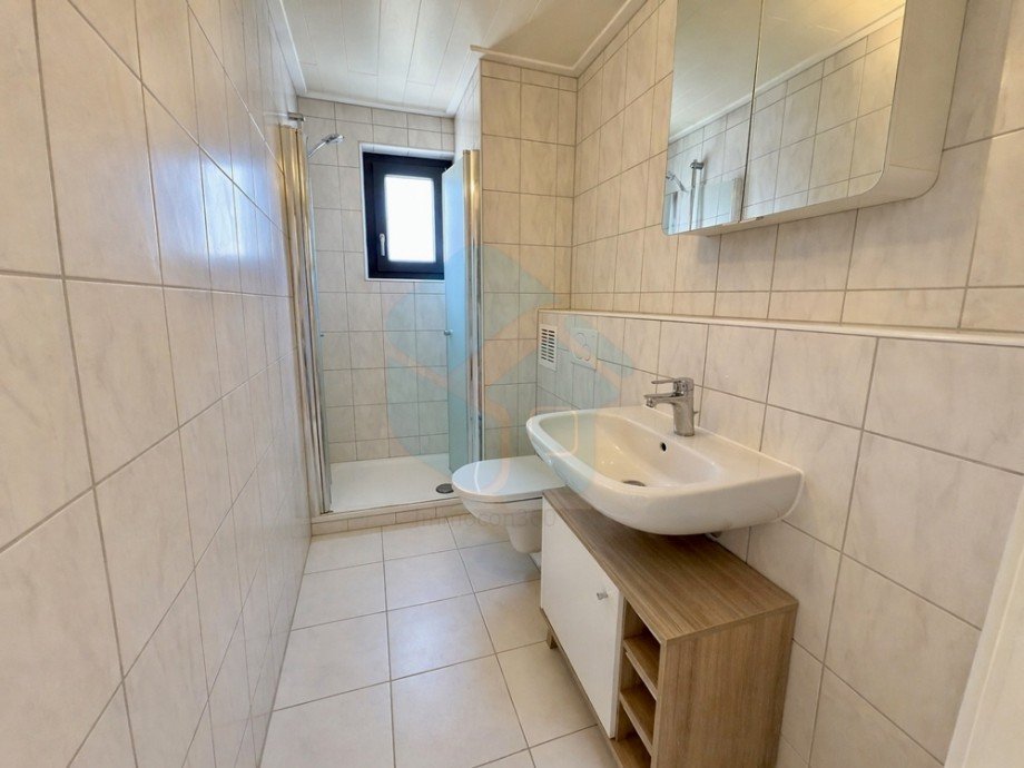 Badezimmer 2 Doppelhaush�lfte Butzbach