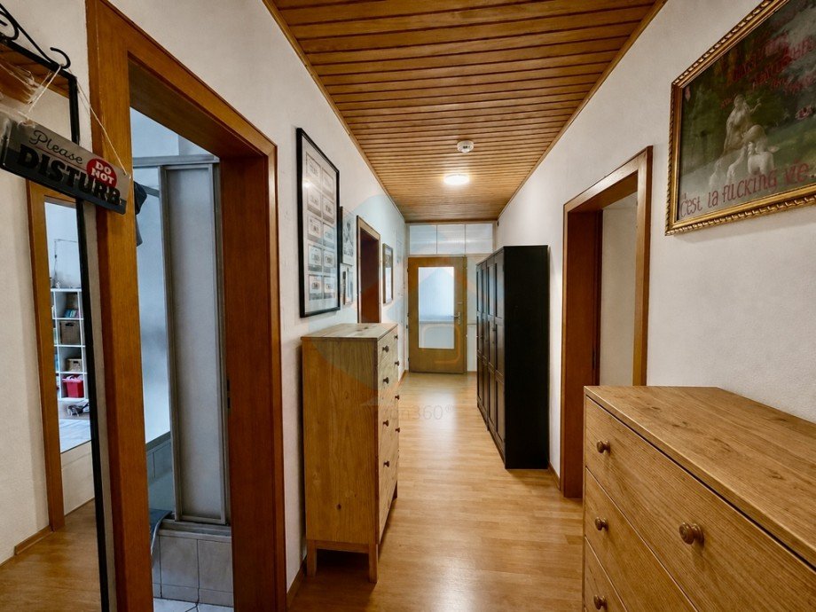 Flur OG Mehrfamilienhaus Friedberg