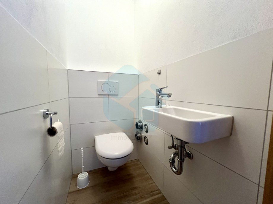 G�ste-WC Dachgeschosswohnung Butzbach / Pohl-G�ns