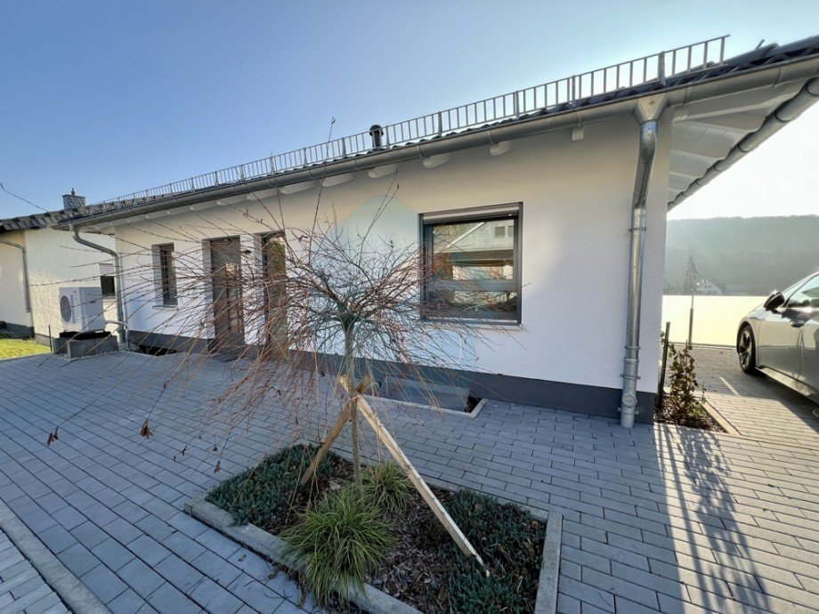 Frontansicht Bungalow Waldsolms / Brandoberndorf