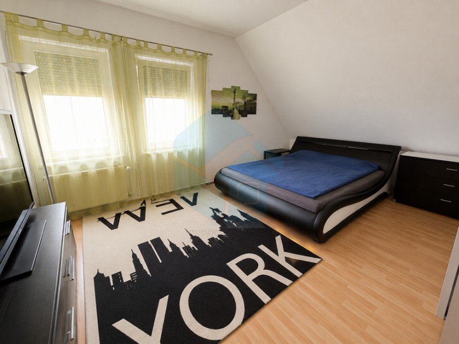 Wohnung DG Schlafzimmer Mehrfamilienhaus W�lfersheim / Wohnbach