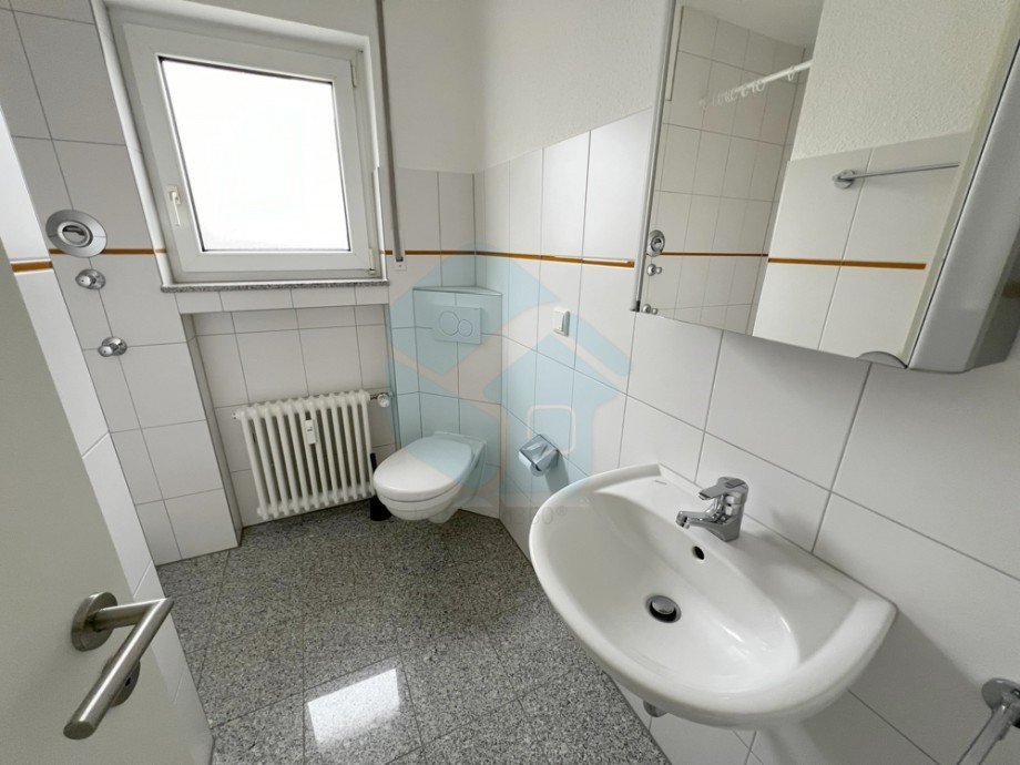 Badezimmer Ansicht 1 Etagenwohnung Bad Nauheim