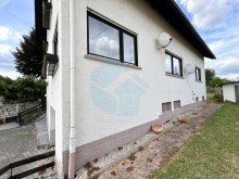 Seitenansicht +Provisionsfrei+Sch�nes 1-2 FH mit Potential in Niederhadamar!