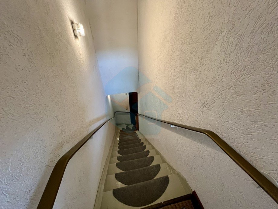 Treppenaufgang Zweifamilienhaus Waldsolms / Brandoberndorf