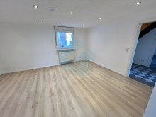 Wohnzimmer EG RESERVIERT! Ger�umiges Haus im Kern von Butzbach-Niederweisel!