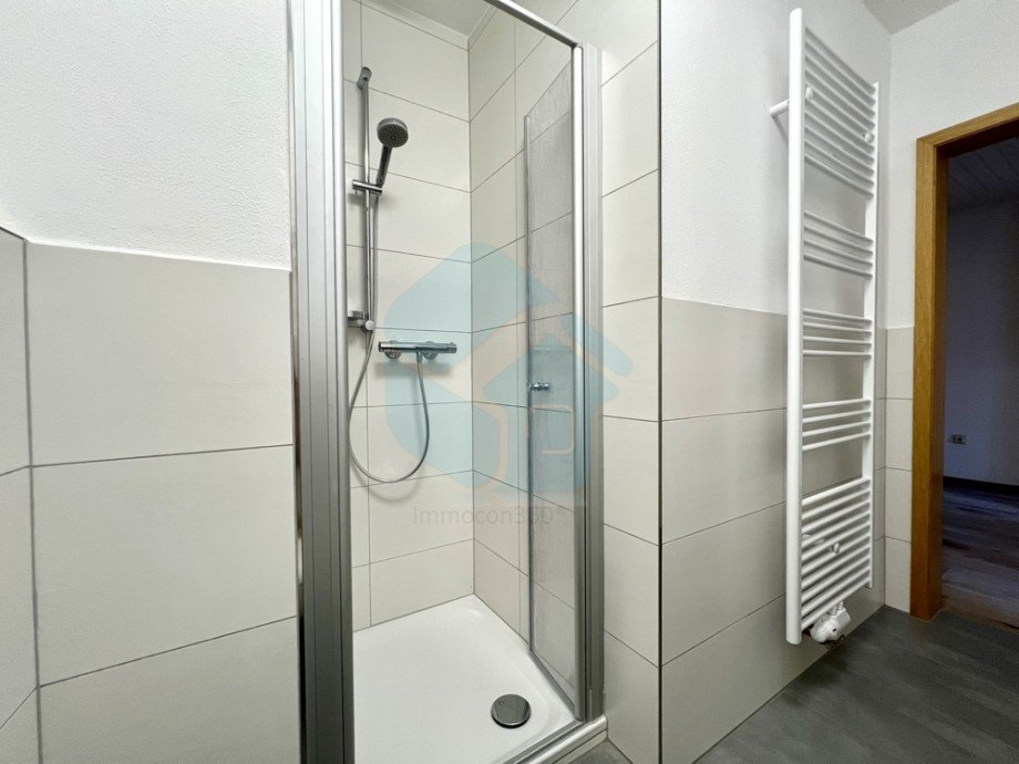 Badezimmer Ansicht 2 Dachgeschosswohnung Butzbach / Pohl-G�ns