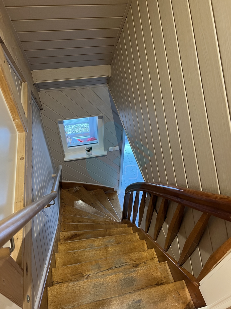 Treppenaufgang Dachgeschosswohnung Bad Nauheim