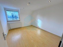 Zimmer DG RESERVIERT! Ger�umiges Haus im Kern von Butzbach-Niederweisel!