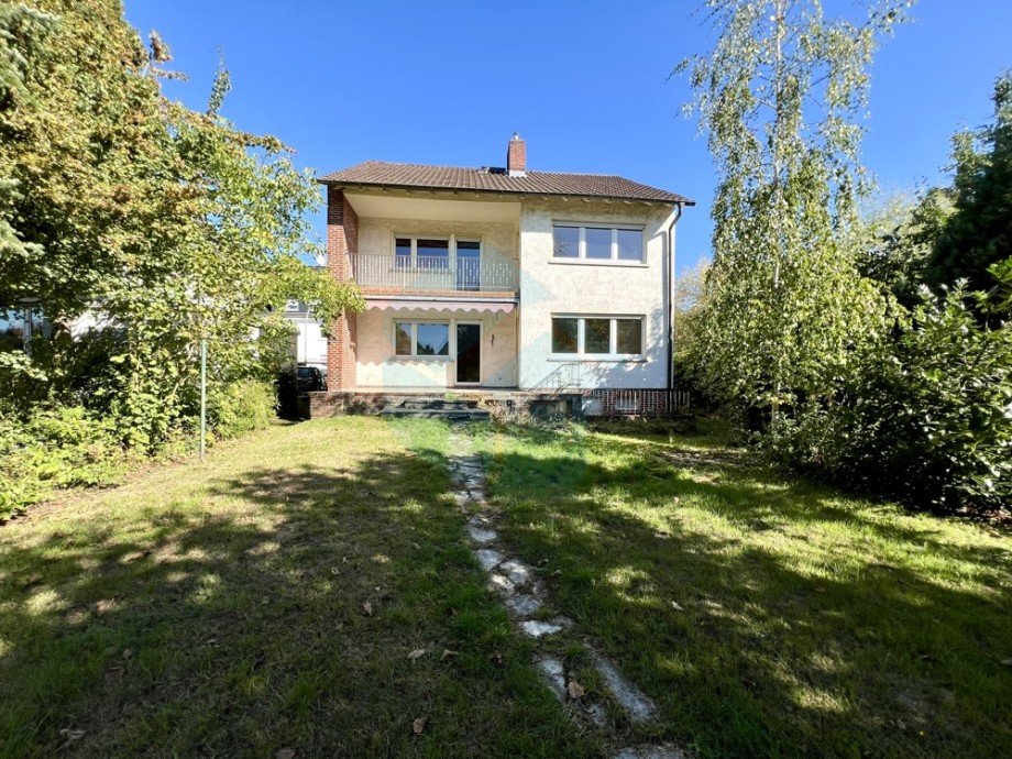 Ansicht hinten vom Garten Einfamilienhaus Butzbach